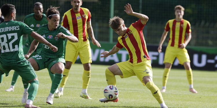 „Hokejowa" przegrana Korony II Kielce - Radio Kielce "Hokejowa" przegrana Korony II Kielce