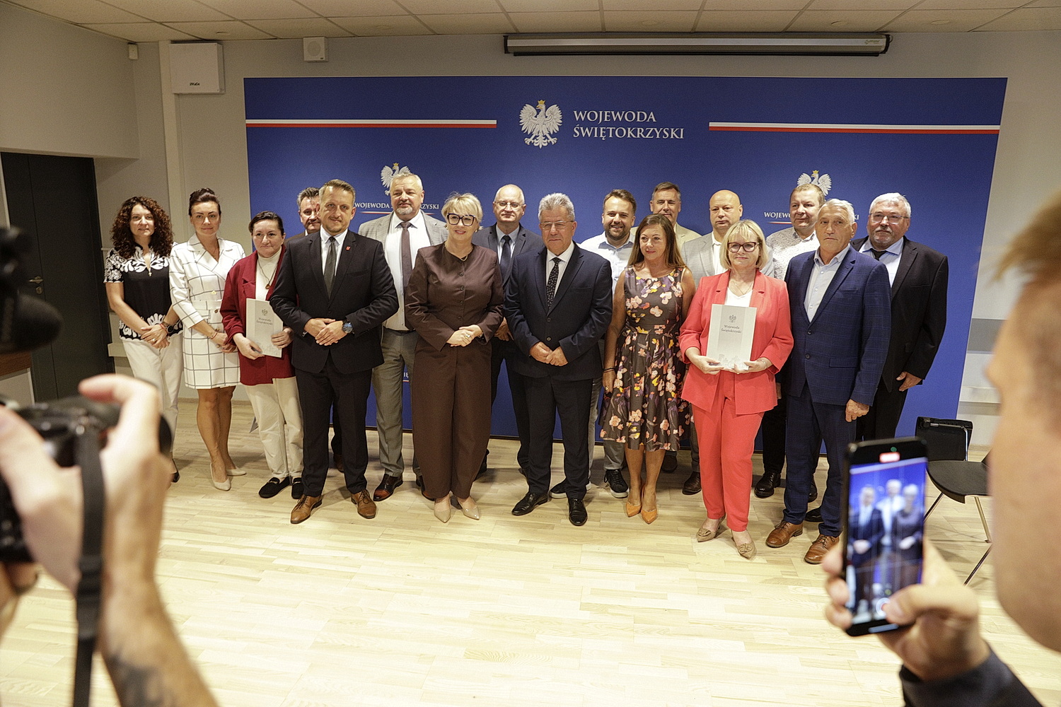 Są oszczędności, będą kolejne drogi w regionie - Radio Kielce 02.09.2026. Kielce. Świętokrzyski Urząd Wojewódzki. Podpisanie umowy na dofinansowanie inwestycji drogowych / Fot. Jarosław Kubalski - Radio Kielce