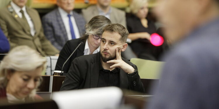 Wątpliwości wobec organizacji „Army Days" dotarły na sesję
