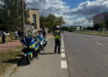 Policjanci czuwają nad bezpieczną drogą dzieci do szkoły