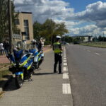 Policjanci czuwają nad bezpieczną drogą dzieci do szkoły - Radio Kielce Policjanci czuwają nad bezpieczną drogą dzieci do szkoły