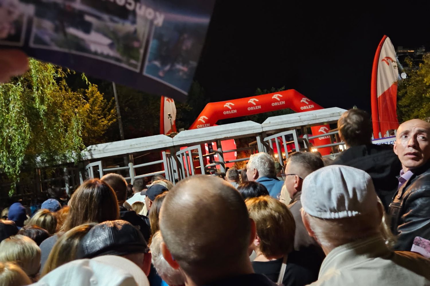 Chcieli wejść na niedzielny koncert, ale się nie udało. Co wydarzyło się na Kadzielni?