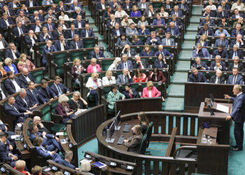 Sejm ponownie uchwalił ustawę o opodatkowaniu nadzwyczajnych zysków koncernów paliwowych