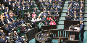 Sejm ponownie uchwalił ustawę o opodatkowaniu nadzwyczajnych zysków koncernów paliwowych