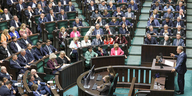 Sejm ponownie uchwalił ustawę o opodatkowaniu nadzwyczajnych zysków koncernów paliwowych