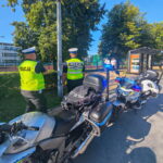 Policjanci czuwają nad bezpieczną drogą dzieci do szkoły - Radio Kielce Policjanci czuwają nad bezpieczną drogą dzieci do szkoły - Radio Kielce