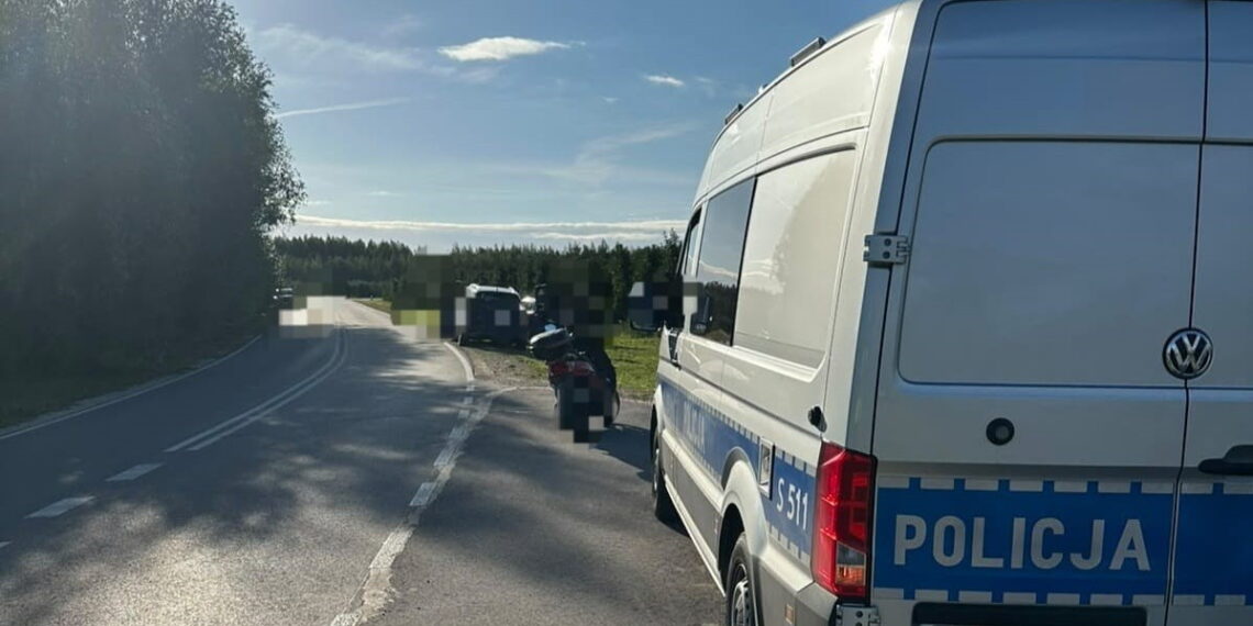Zderzenie osobówki z motorowerem. Są ranni