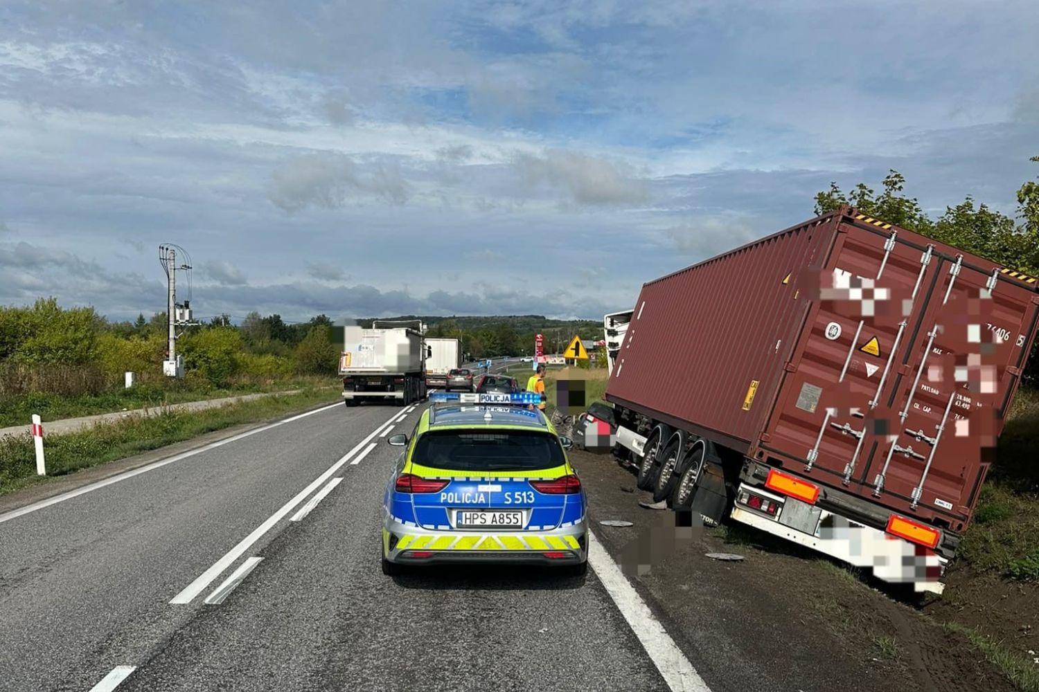 Wahadło na drodze krajowej w Klimontowie