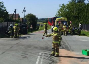 Zderzenie w gminie Słupia Konecka. Jedna osoba w szpitalu
