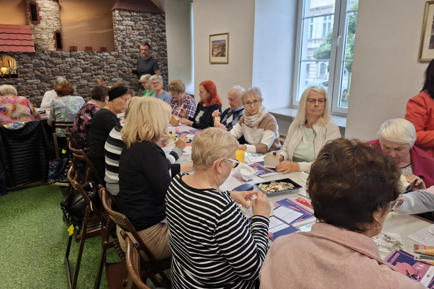 Seniorzy tworzyli własne skarbonki
