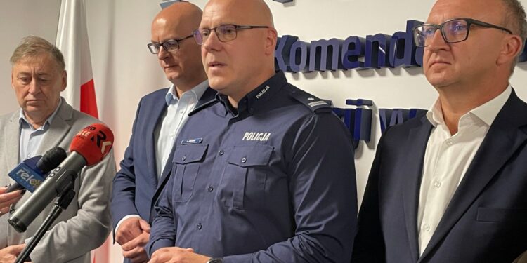 09.10.2026. Sandomierz. Konferencja dot. bezpieczeństwa w szkołach w KPP w Sandomierzu / Fot. Grażyna Szlęzak-Wójcik - Radio Kielce