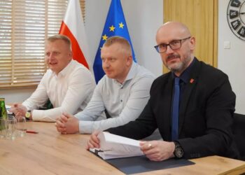 Skarżysko-Kamienna, Podpisanie umowy na przebudowę ul. Poziomkowej / Źródło: UM Skarżysko