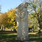 21.10.2026. Rzeźba „Etiuda” autorstwa Wacława Staweckiego / Fot. Stanisław Nowaczek - Radio Kielce