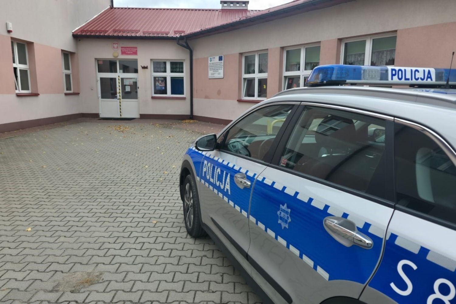 09.10.2026. Policja prowadzi wzmożone patrole wokół szkół / Fot. KPP Staszów