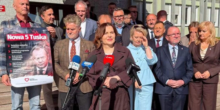 PiS przestrzega: budżet kraju na 2027 jest katastrofalny. Rządzący się bronią