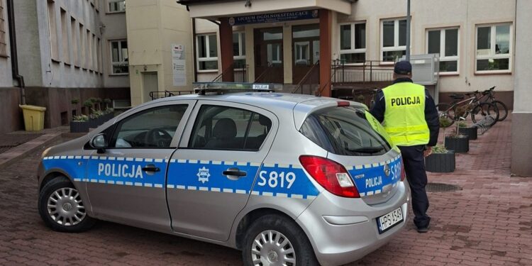 09.10.2026. Policja prowadzi wzmożone patrole wokół szkół / Fot. KPP Staszów