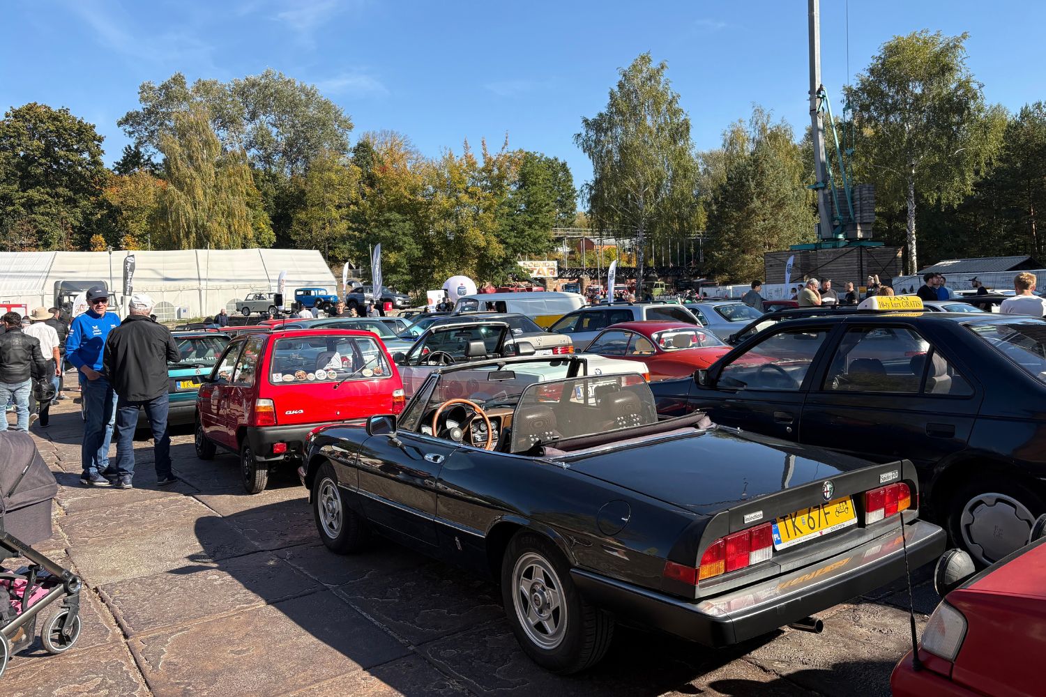Samochody z duszą na muzealnym placu