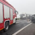Poważny wypadek w Woli Jachowej. Kierowca zakleszczony w aucie