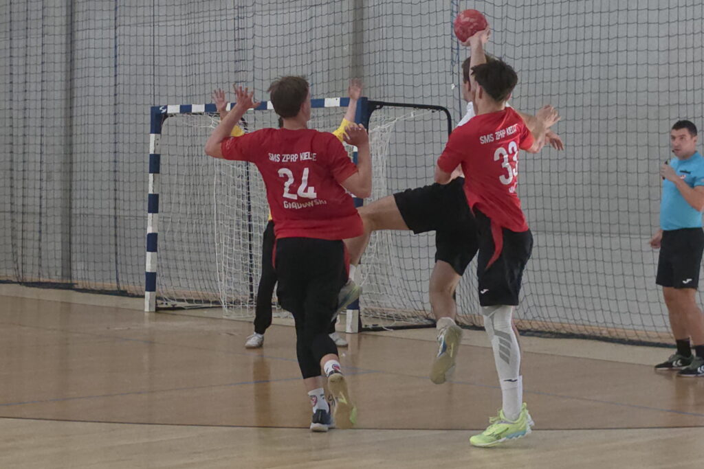 Handballowe derby na Jagiellońskiej. SMS ZPRP podejmuje Wybickiego