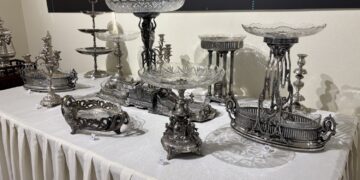 25.10.2026. Ostrowiec Świętokrzyski. Wystawa „Argentarium. Srebra i platery firm warszawskich ze zbiorów muzealnych i prywatnych” / Fot. Anna Głąb - Radio Kielce