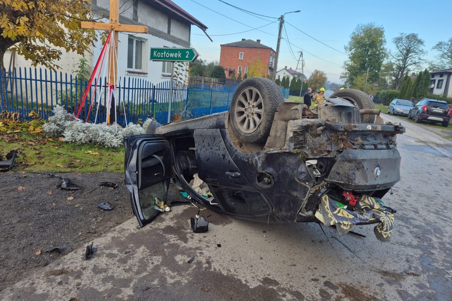 Auto w rowie, wszyscy w szpitalu, a kierowca pijany i bez uprawnień