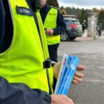 30.10.2026. Starachowice. Akcja rozdawania odblasków / Fot. St. sierżant Klaudia Saramak KPP Starachowice