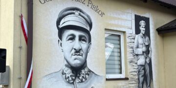 Bór Kunowski. Odsłonięcie muralu poświęconego gen. Tadeuszowi Piskorowi / Fot. Anna Głąb - Radio Kielce