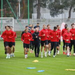 20.10.2026. Kielce. Trening Korony Kielce z nowym trenerem - Robertem Kolendowiczem / Fot. Wiktor Taszłow - Radio Kielce