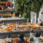 24.10.2026. Kielce. Sprzątanie grobów / Fot. Wiktor Taszłow - Radio Kielce