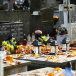 24.10.2026. Kielce. Sprzątanie grobów / Fot. Wiktor Taszłow - Radio Kielce