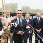 05.10.2026. Kielce. Konferencja prasowa poświęcona podpisaniu umów na budowę nowych przystanków przy liniach kolejowych 70 i 75 / Fot. Wiktor Taszłow - Radio Kielce