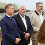 05.10.2026. Kielce. Konferencja prasowa poświęcona podpisaniu umów na budowę nowych przystanków przy liniach kolejowych 70 i 75 / Fot. Wiktor Taszłow - Radio Kielce