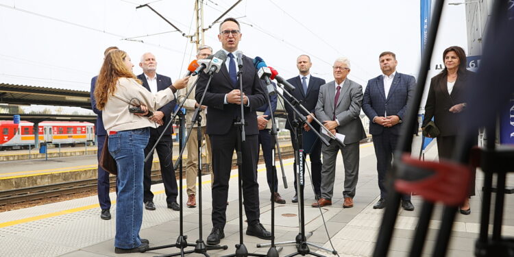 Koleją do Staszowa - kolejny krok do realizacji połączenia wykonany