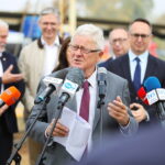 05.10.2026. Kielce. Konferencja prasowa poświęcona podpisaniu umów na budowę nowych przystanków przy liniach kolejowych 70 i 75 / Fot. Wiktor Taszłow - Radio Kielce