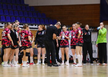 Dwie niepokonane drużyny zagrają w piątek w Kielcach