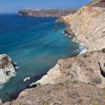 Muzyczne podróże przez świat. Santorini. Klify Białej Plaży / Fot. Danuta Rasała