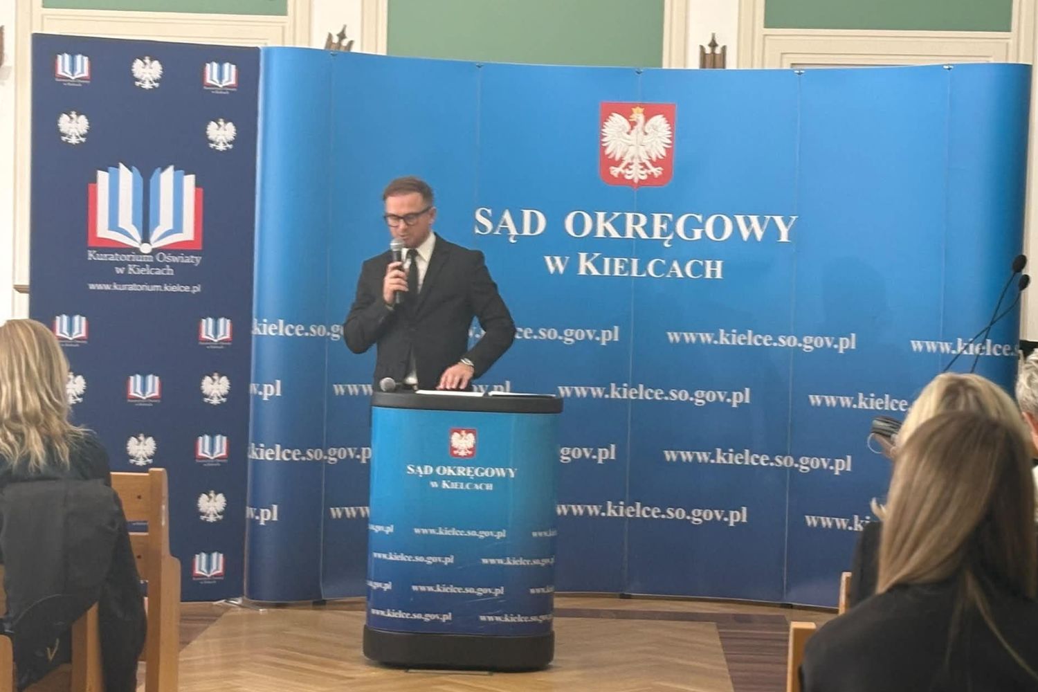 Jak uczyć młodzież rozwiązywania konfliktów?