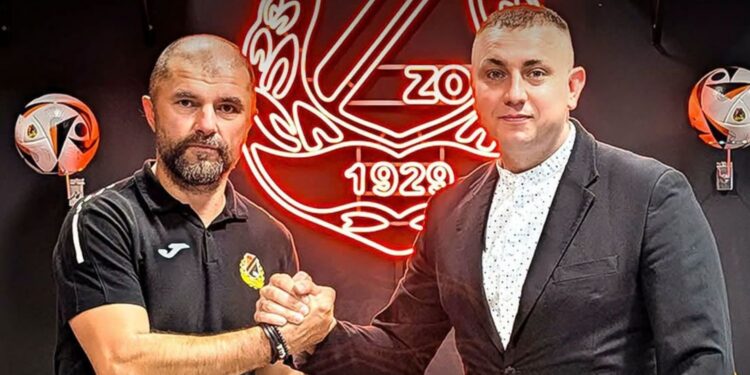 Łukasz Tarkowski nie jest już trenerem KSZO. Zastąpi go tymczasowo Rafał Wójcik