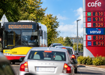 Droższe bilety autobusowe z powodu cen paliw? Samorządy dopłacają miliony złotych
