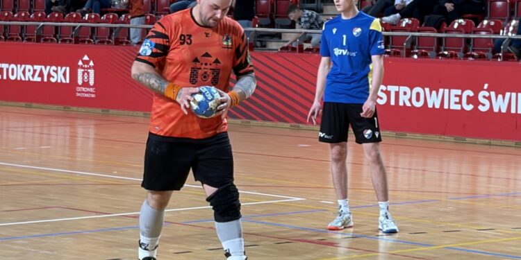 24.10.2026. Ostrowiec Świętokrzyski. Mecz KSZO Ostrowiec - Gwardia Opole / Fot. Kamil Król - Radio Kielce