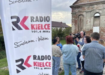 INTERWENCJA. Mieszkańcy zmagają się z zalewaniem posesji po opadach deszczu