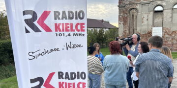 INTERWENCJA. Mieszkańcy zmagają się z zalewaniem posesji po opadach deszczu