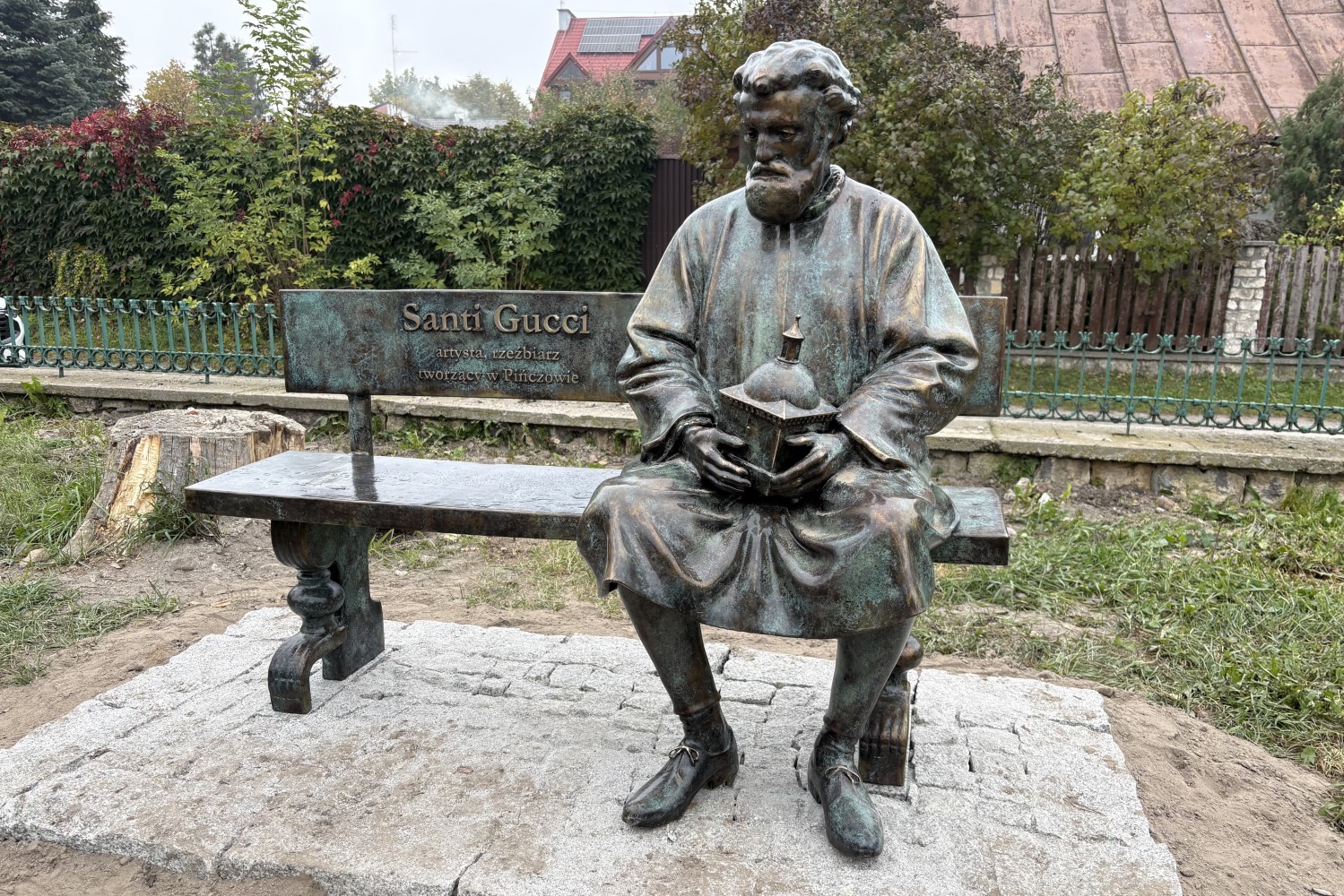 Ławeczka Santiego Gucciego stanęła w Pińczowie