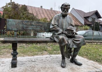 Ławeczka Santiego Gucciego stanęła w Pińczowie