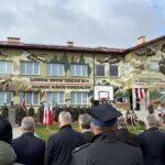 30.10.2026. Mójcza. Odsłonięcie muralu upamiętniającego generała Tadeusza Buka / Fot. Marcin Marszałek - Radio Kielce