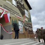 30.10.2026. Mójcza. Odsłonięcie muralu upamiętniającego generała Tadeusza Buka / Fot. Marcin Marszałek - Radio Kielce