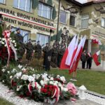30.10.2026. Mójcza. Odsłonięcie muralu upamiętniającego generała Tadeusza Buka / Fot. Marcin Marszałek - Radio Kielce