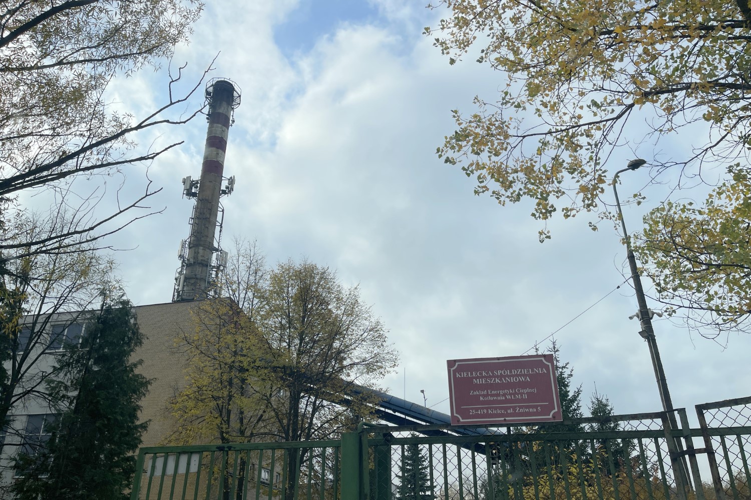 Mieszkańcy pytają o dym. Spółdzielnia zapowiada inwestycje