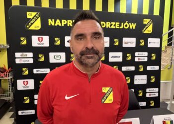 Na zdjęciu: Łukasz Cabaj, trener Naprzodu Jędrzejów / Fot. Kamil Król - Radio Kielce