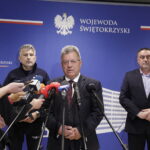 Po atakach nożowników. Policjanci wchodzą do szkół